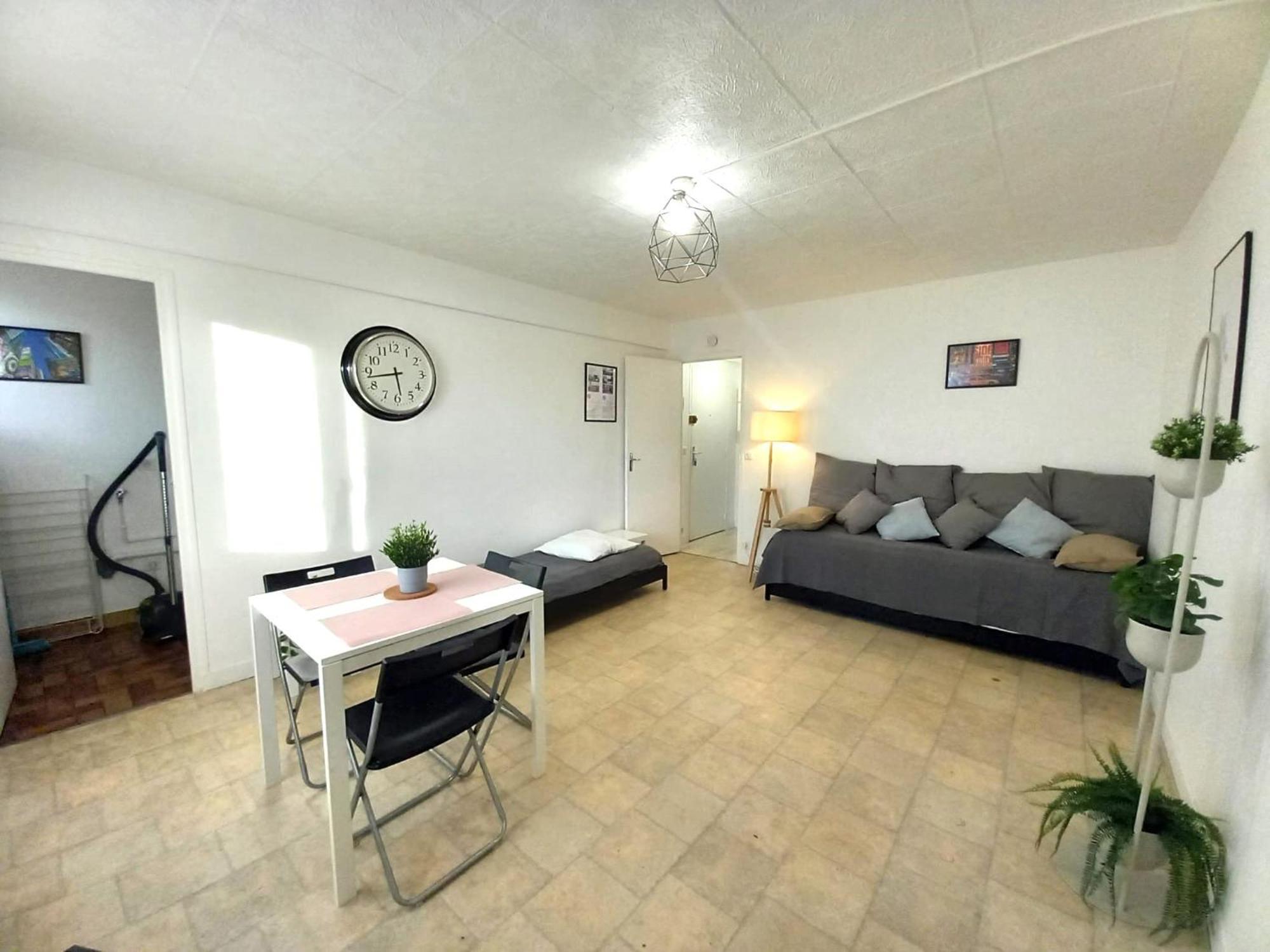 St-Quentin-En-Yvelines Plusieurs Appartements Avec Parking Трап Экстерьер фото
