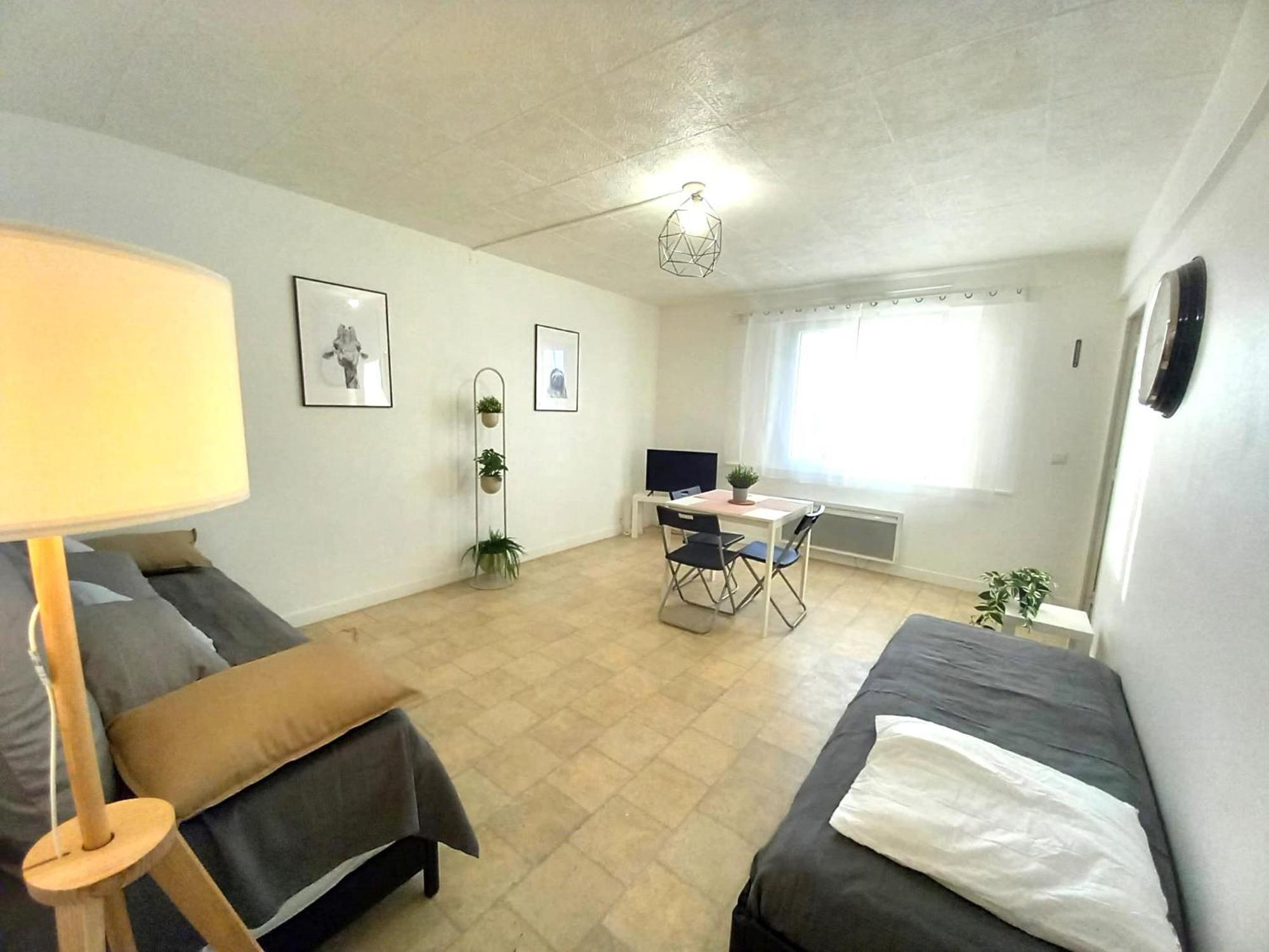 St-Quentin-En-Yvelines Plusieurs Appartements Avec Parking Трап Экстерьер фото