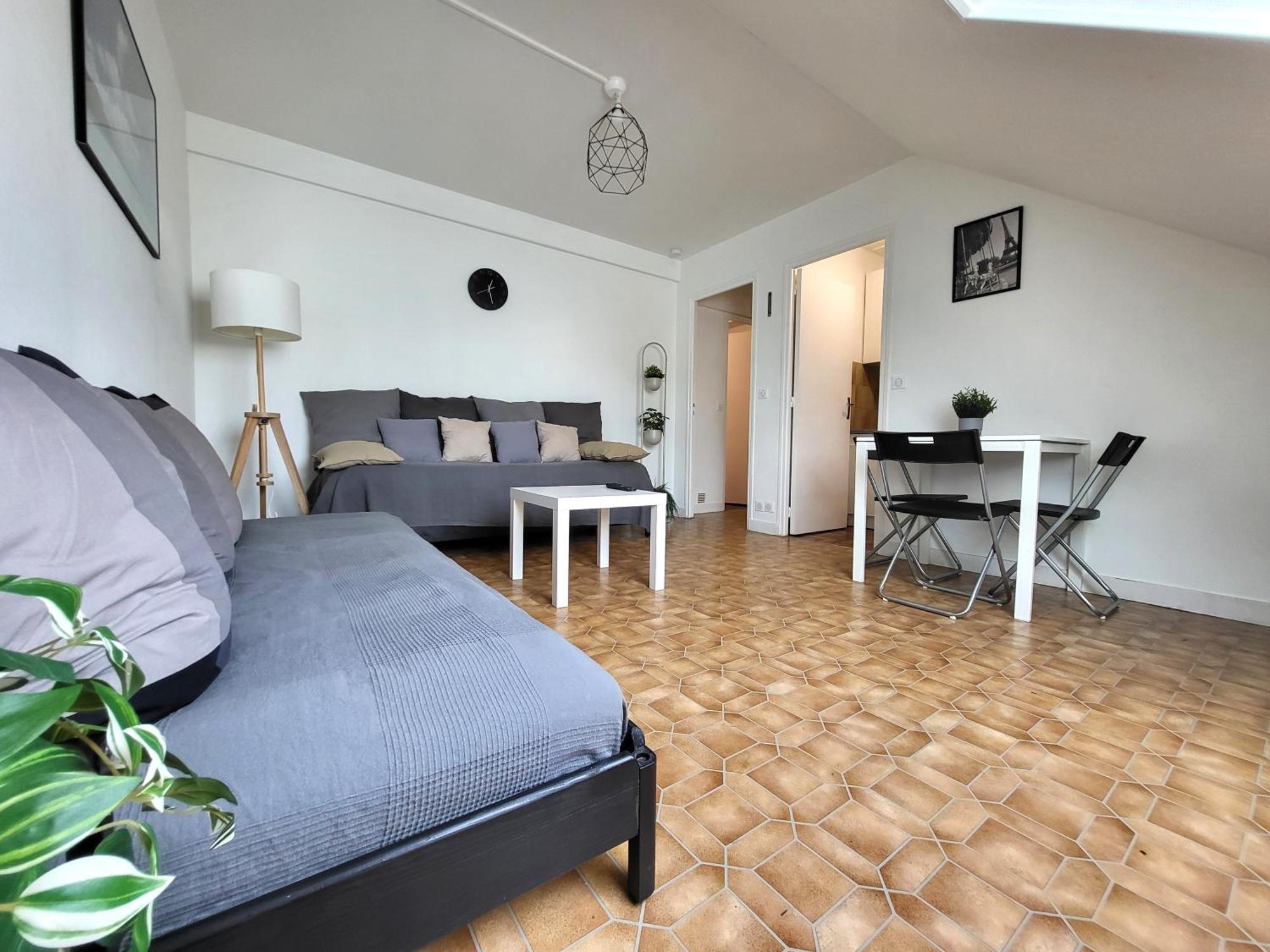 St-Quentin-En-Yvelines Plusieurs Appartements Avec Parking Трап Экстерьер фото