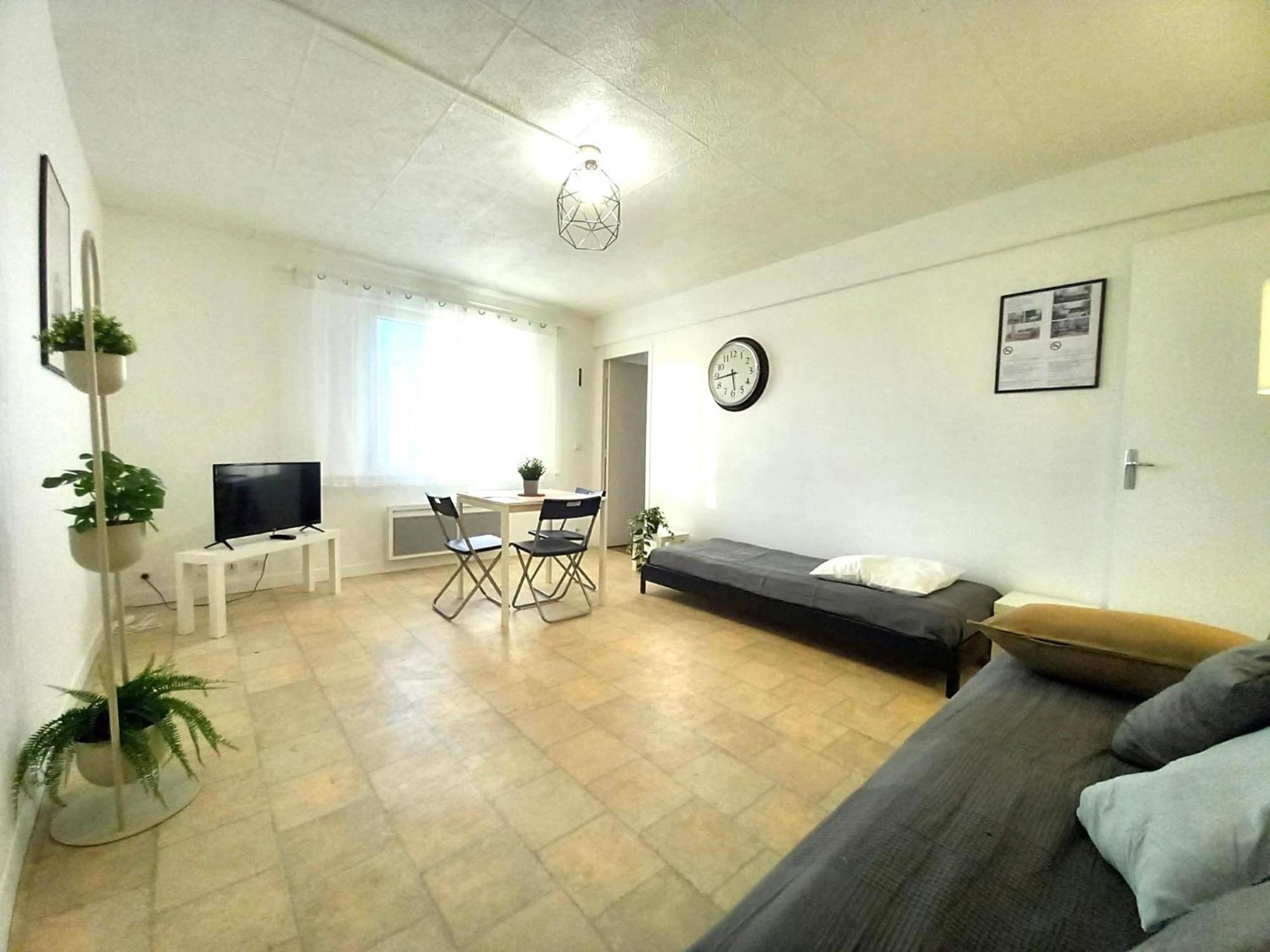 St-Quentin-En-Yvelines Plusieurs Appartements Avec Parking Трап Номер фото