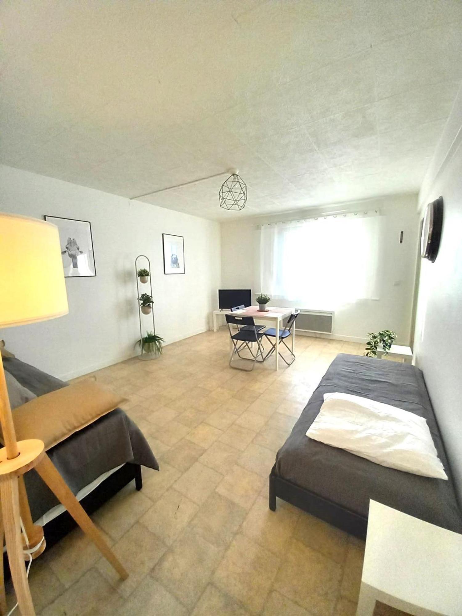 St-Quentin-En-Yvelines Plusieurs Appartements Avec Parking Трап Номер фото